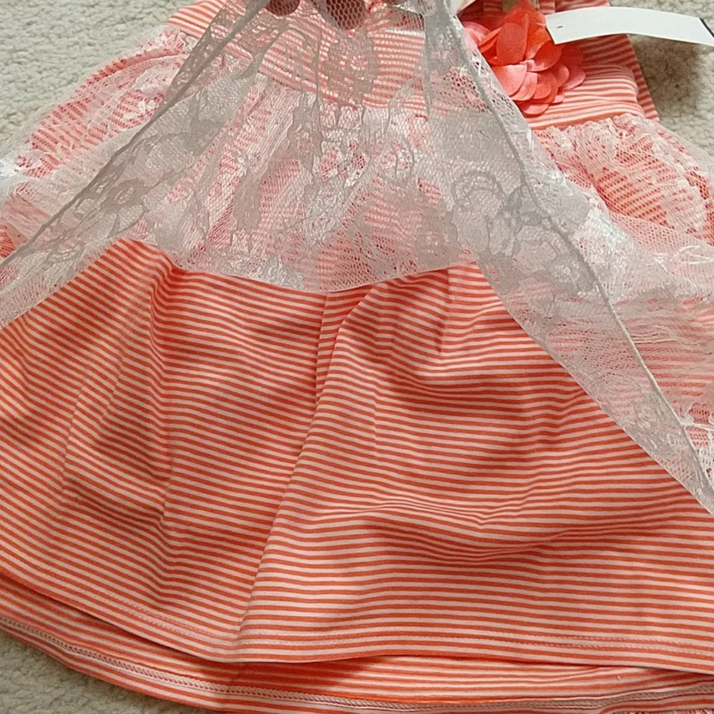 3/$33 NWT 2-pc Sweet Heart Rose Tunic and Capri Leggings 24M